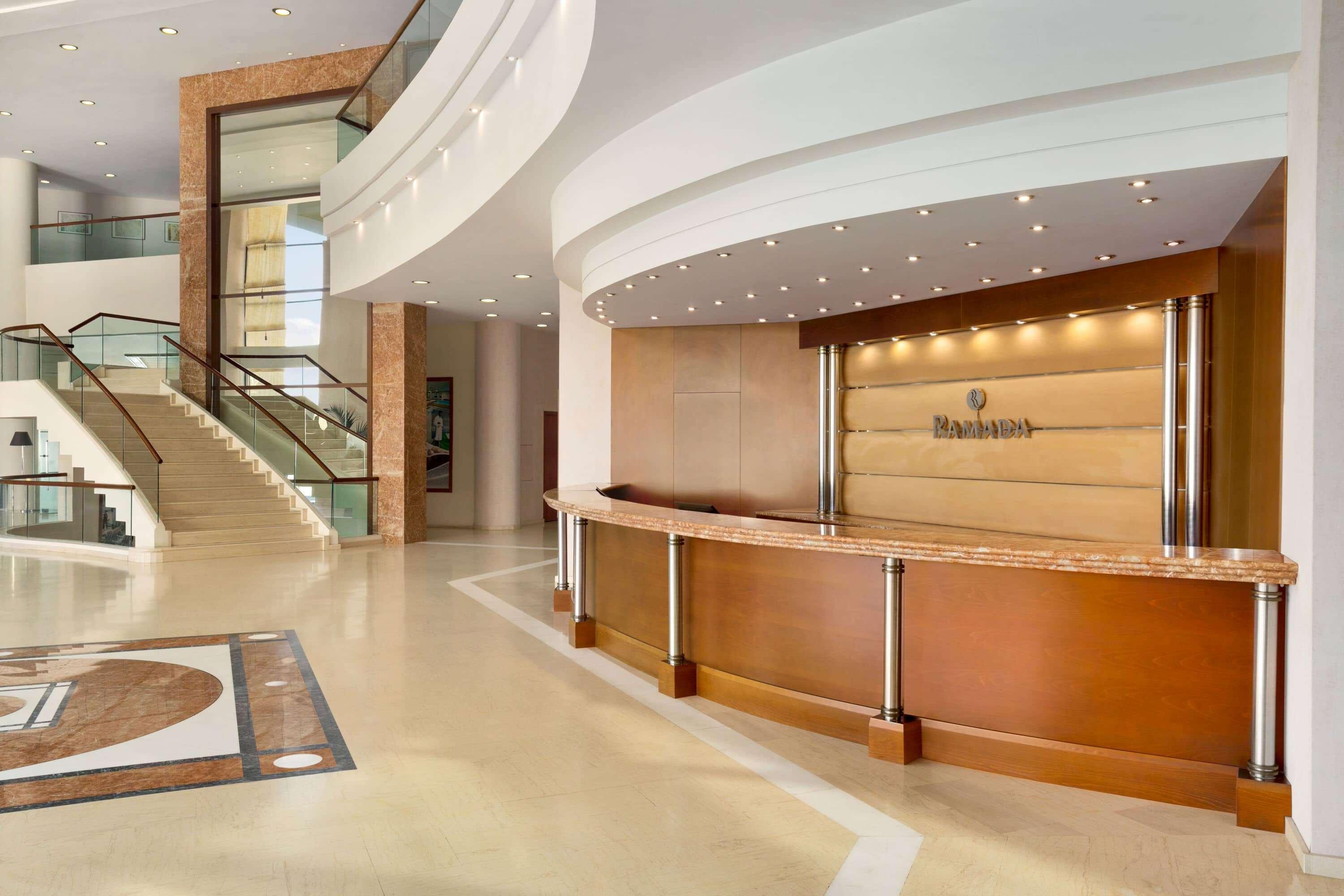 라마다 플라자 바이 윈덤 트라키 호텔 알렉산드로폴리스 외부 사진 The lobby of the hotel