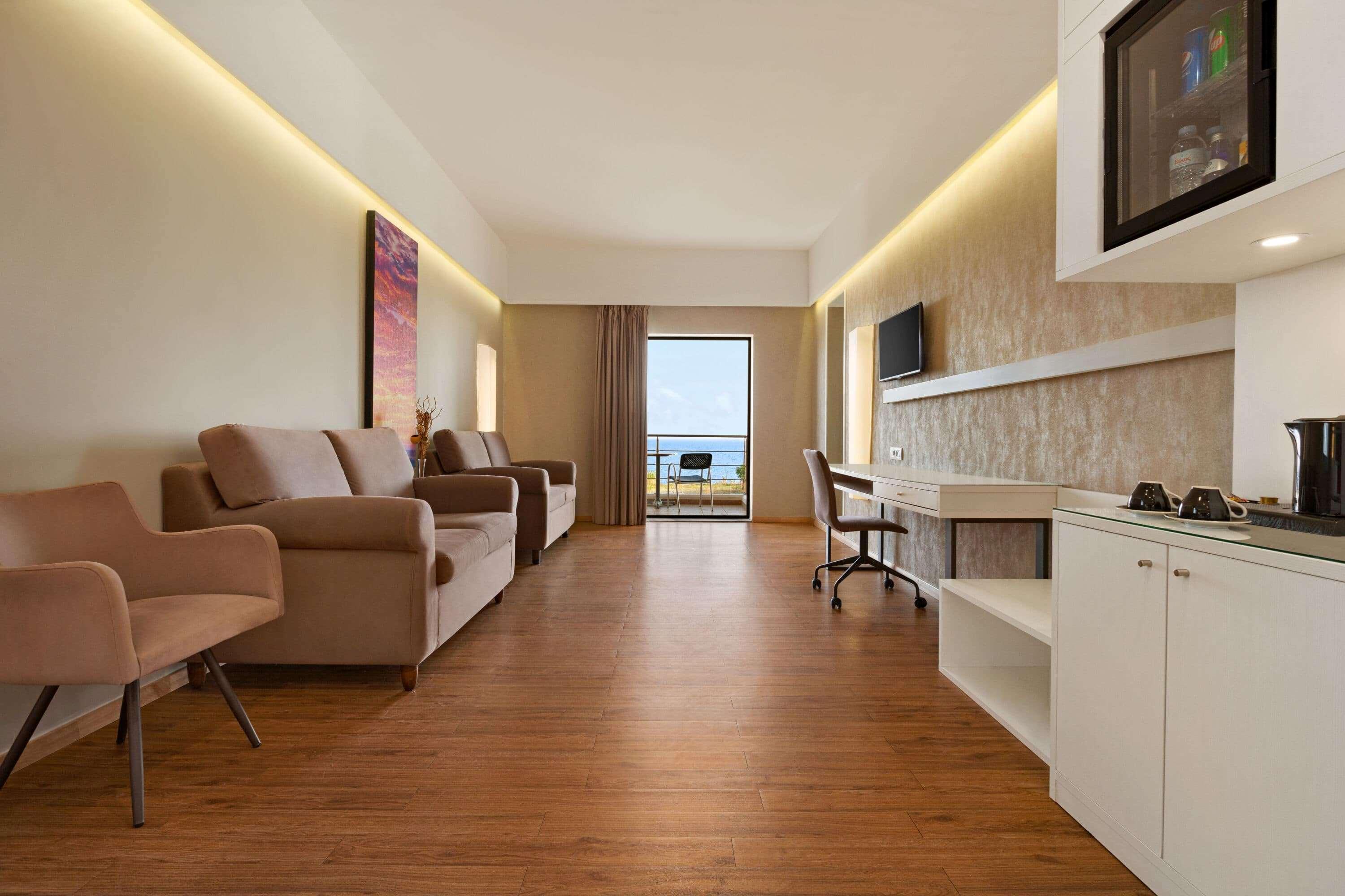 라마다 플라자 바이 윈덤 트라키 호텔 알렉산드로폴리스 외부 사진 A typical hotel room