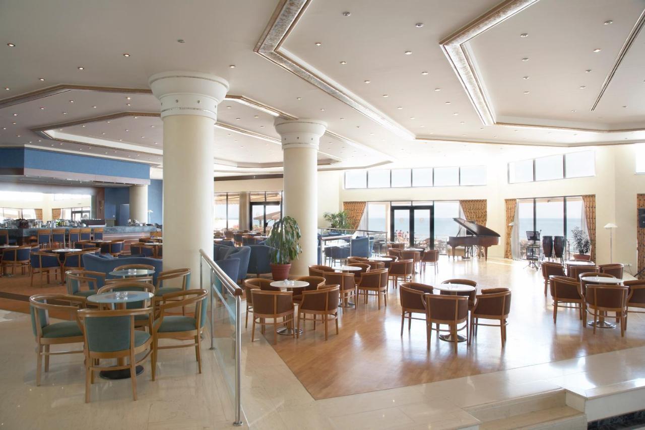 라마다 플라자 바이 윈덤 트라키 호텔 알렉산드로폴리스 외부 사진 The lobby of the hotel