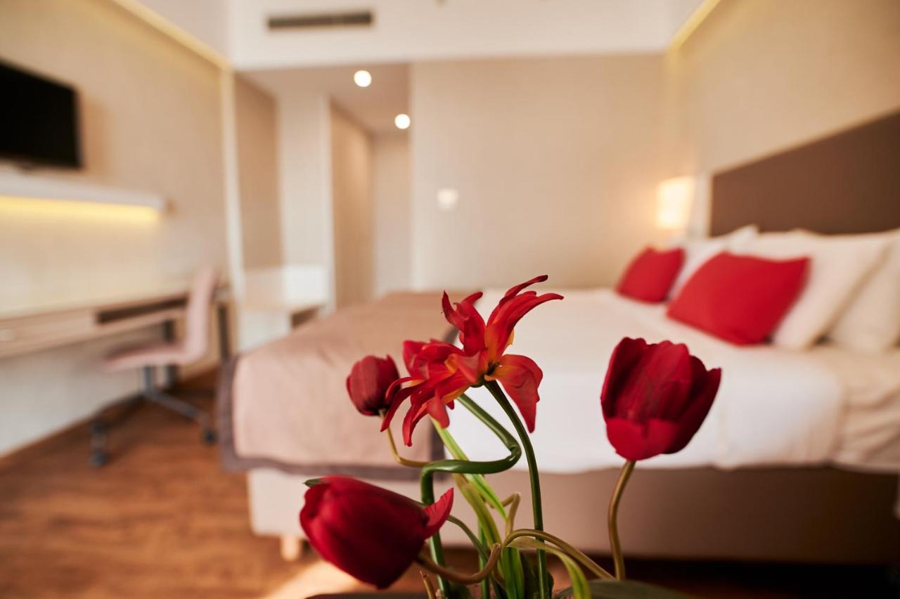 라마다 플라자 바이 윈덤 트라키 호텔 알렉산드로폴리스 외부 사진 A room at the hotel