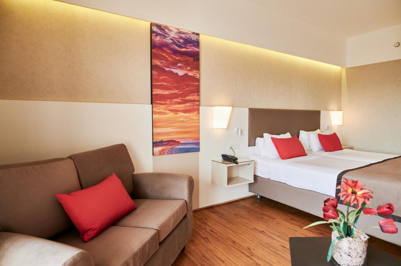 라마다 플라자 바이 윈덤 트라키 호텔 알렉산드로폴리스 외부 사진 A room at the hotel